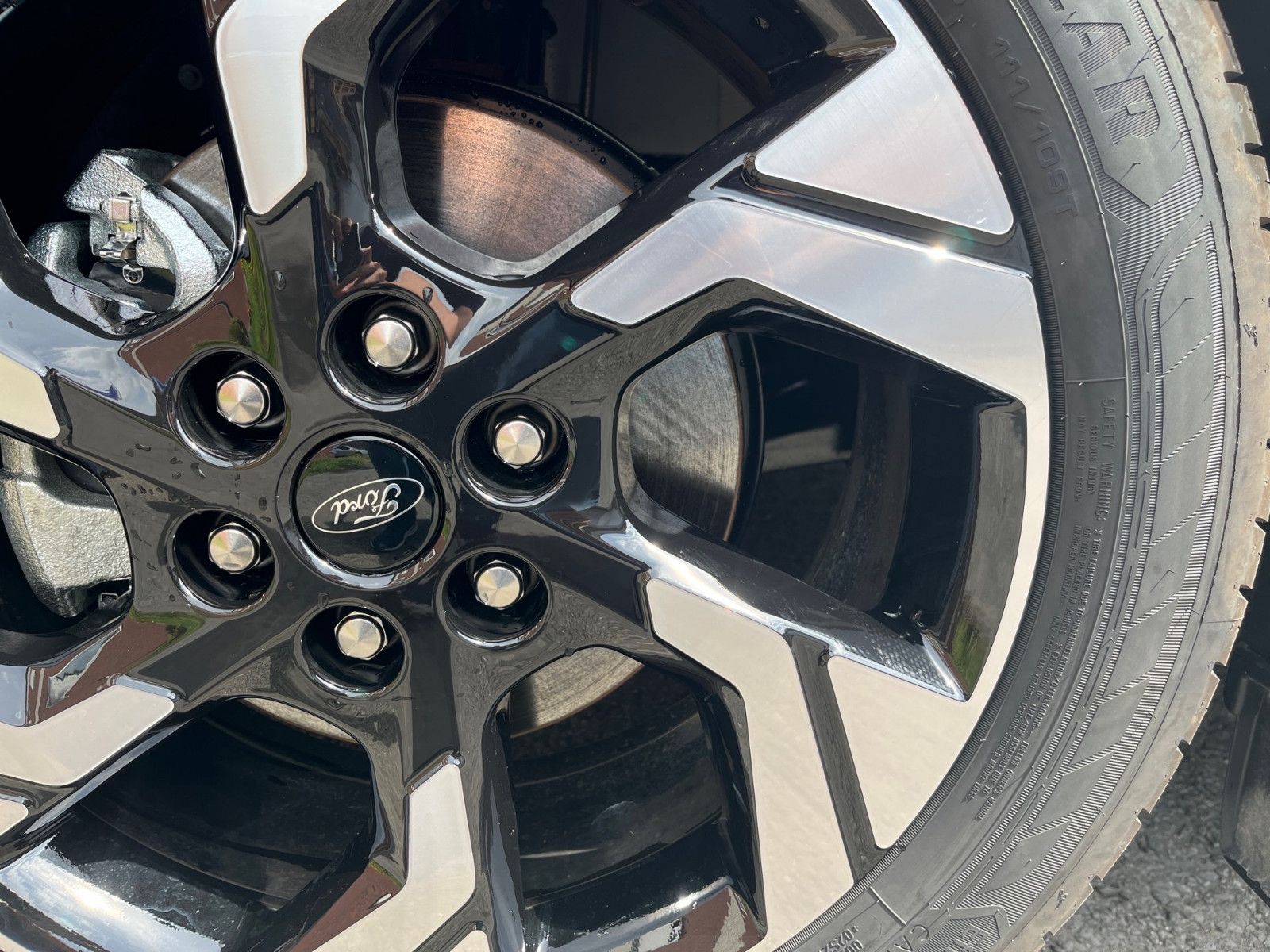 Fahrzeugabbildung Ford Nugget Plus AD Active 0,99 %  MESSEPREIS