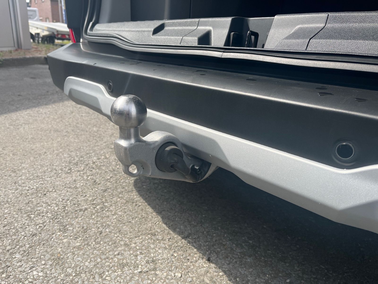 Fahrzeugabbildung Ford Nugget Plus AD Active 0,99 %  MESSEPREIS