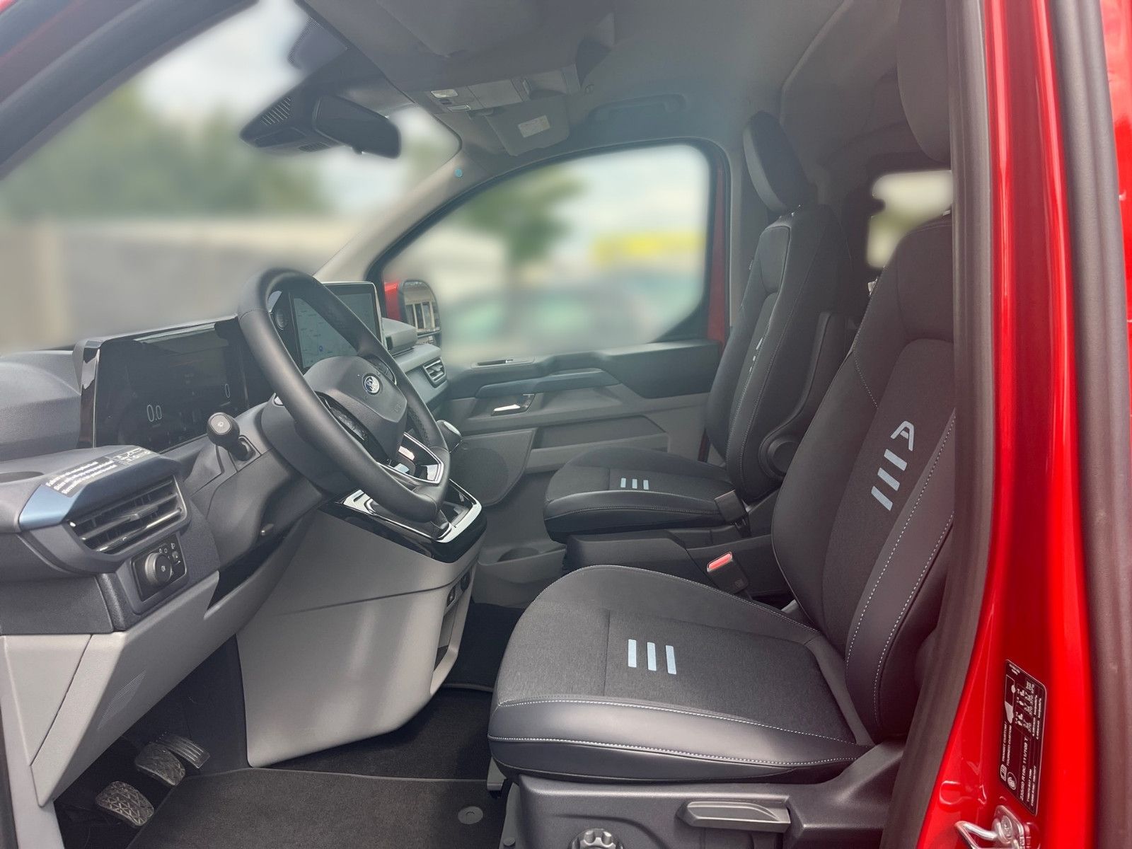 Fahrzeugabbildung Ford Nugget Plus AD Active 0,99 %  MESSEPREIS