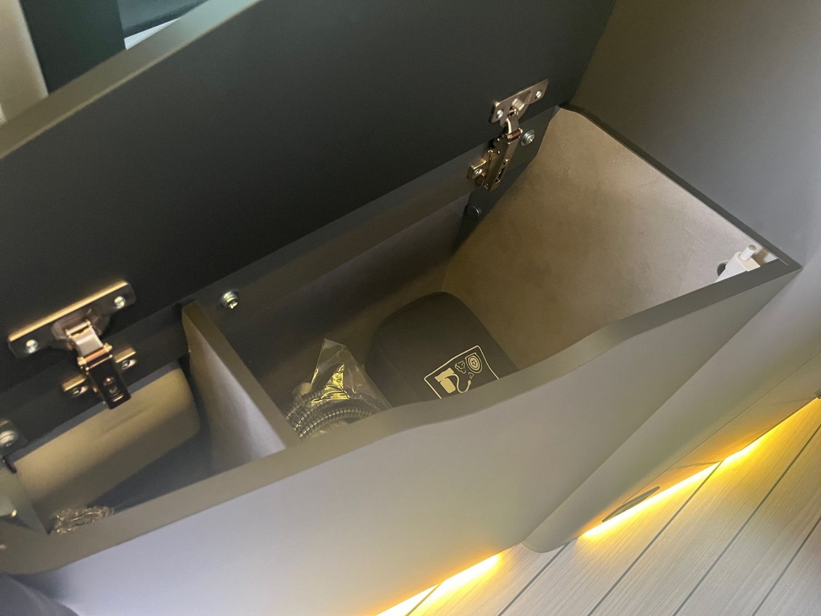 Fahrzeugabbildung Ford Nugget Plus AD Active 0,99 %  MESSEPREIS