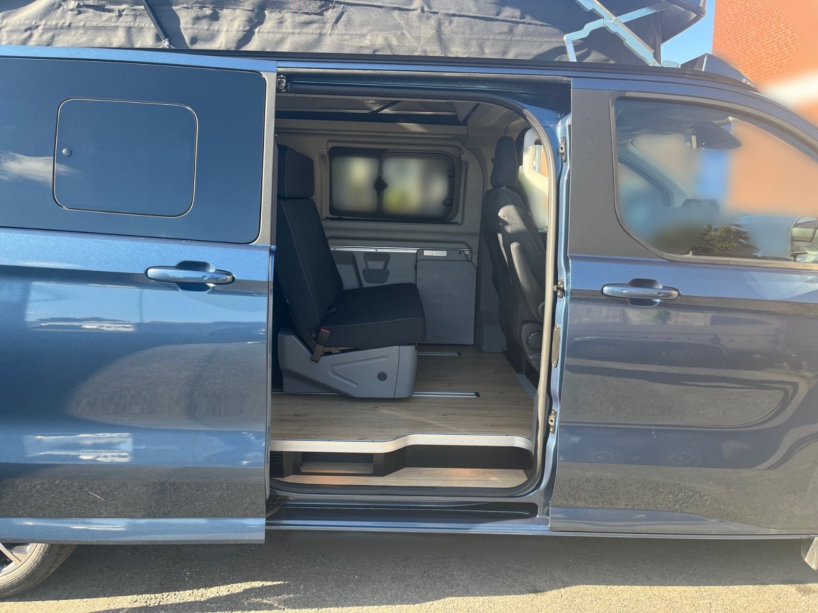 Fahrzeugabbildung Ford Nugget Plus AD Titanium