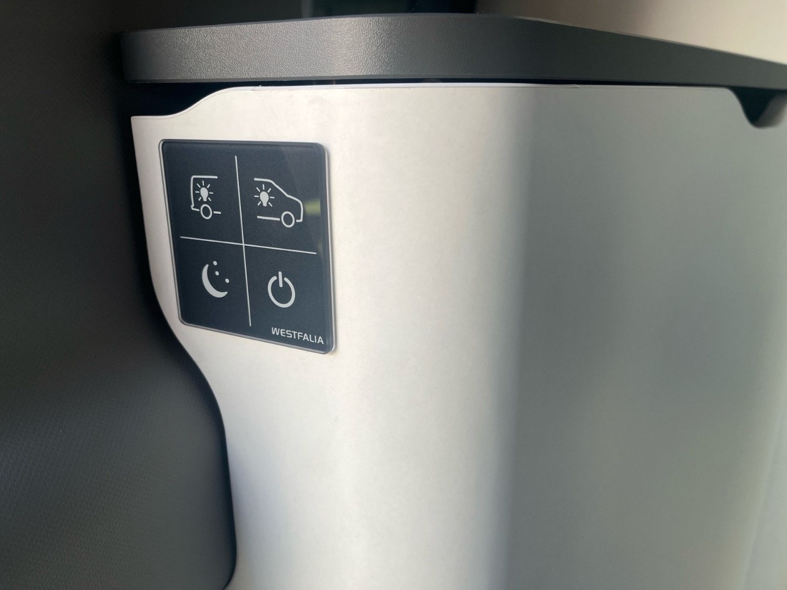 Fahrzeugabbildung Ford Nugget Plus AD Titanium