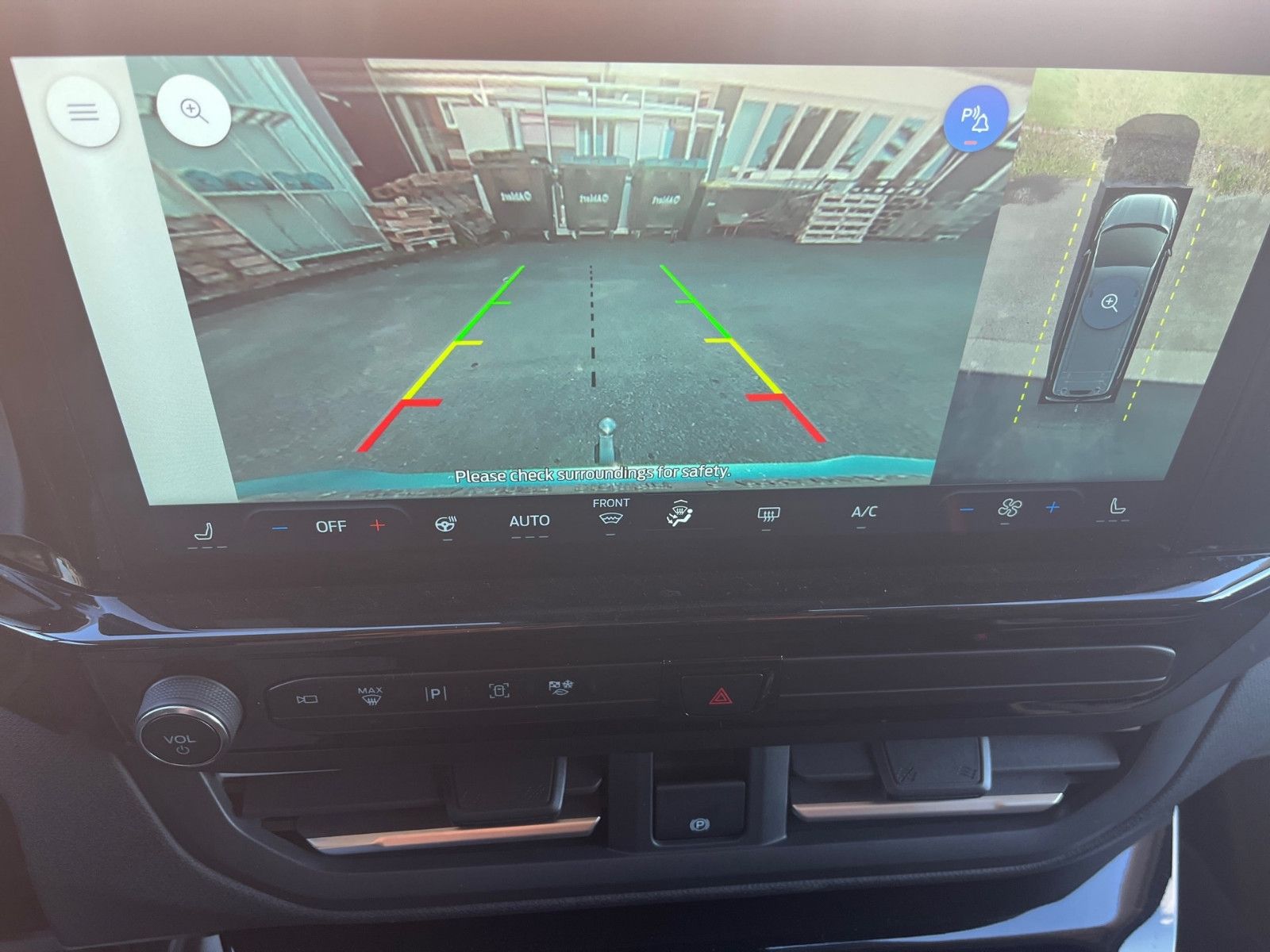 Fahrzeugabbildung Ford Nugget Plus AD Titanium