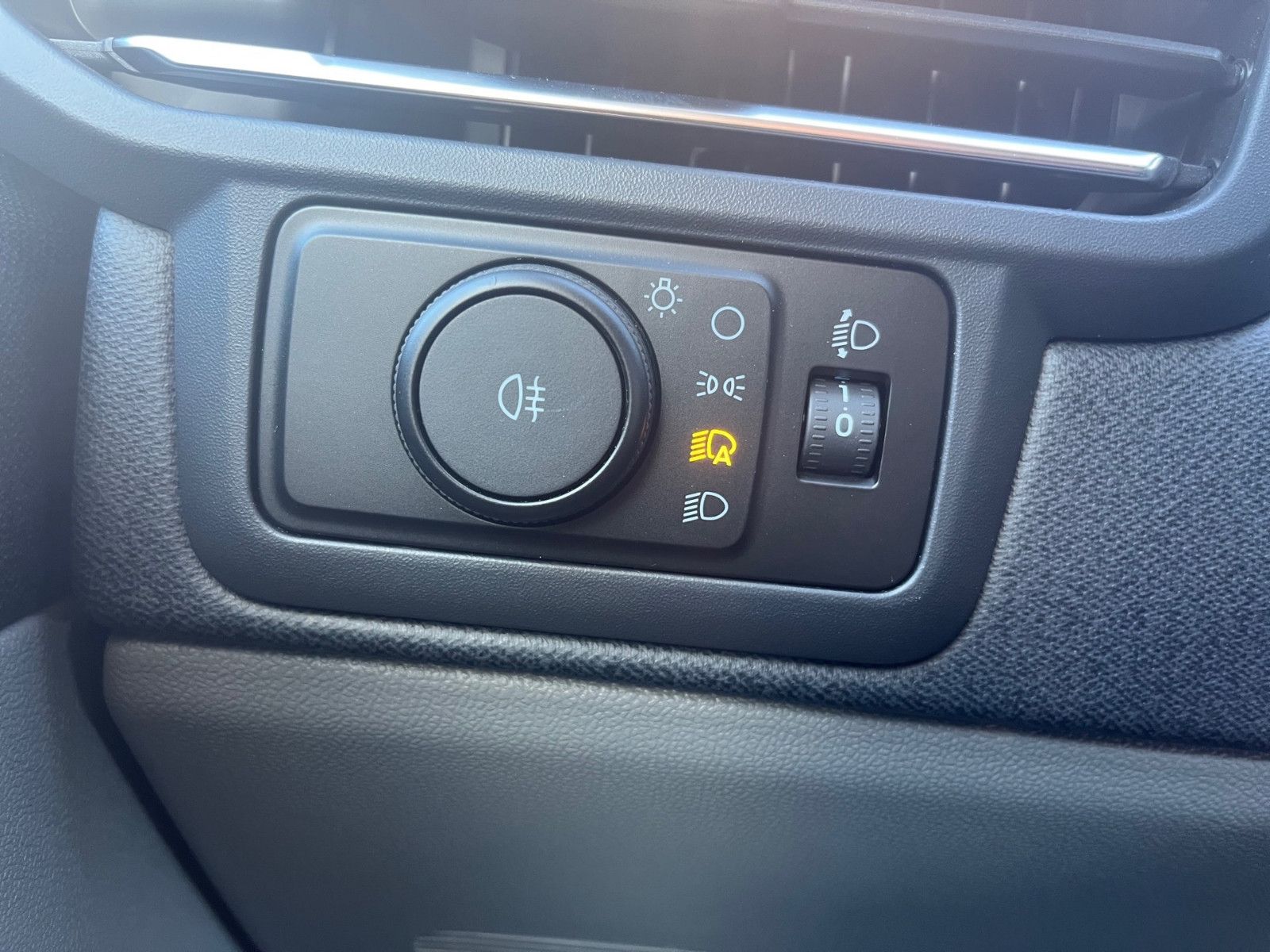 Fahrzeugabbildung Ford Nugget Plus AD Titanium