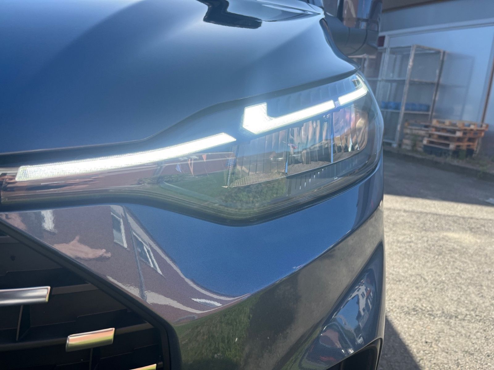 Fahrzeugabbildung Ford Nugget Plus AD Titanium