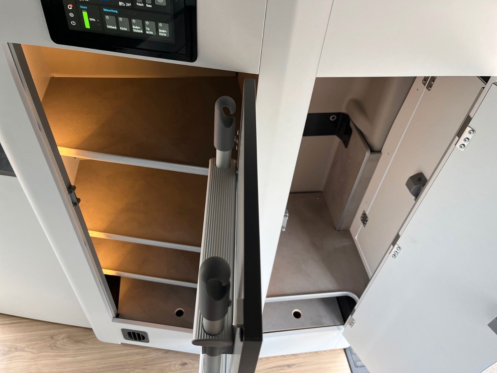 Fahrzeugabbildung Ford Nugget Plus AD Titanium