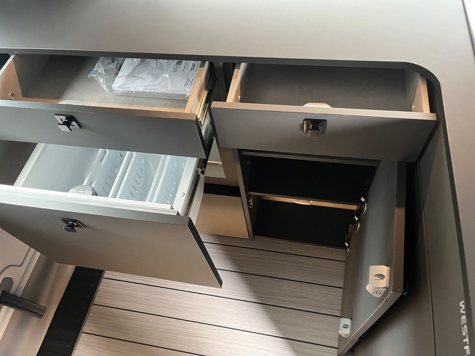 Fahrzeugabbildung Ford Nugget Plus AD Active