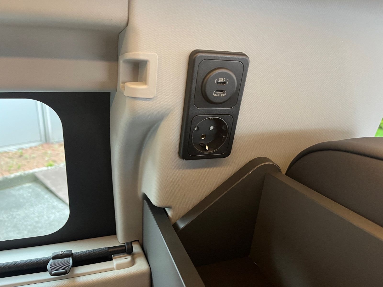Fahrzeugabbildung Ford Nugget Plus AD Active
