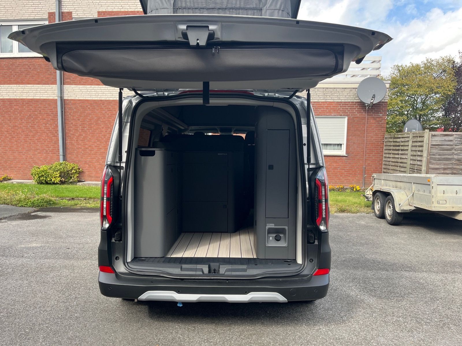 Fahrzeugabbildung Ford Nugget Plus AD Active