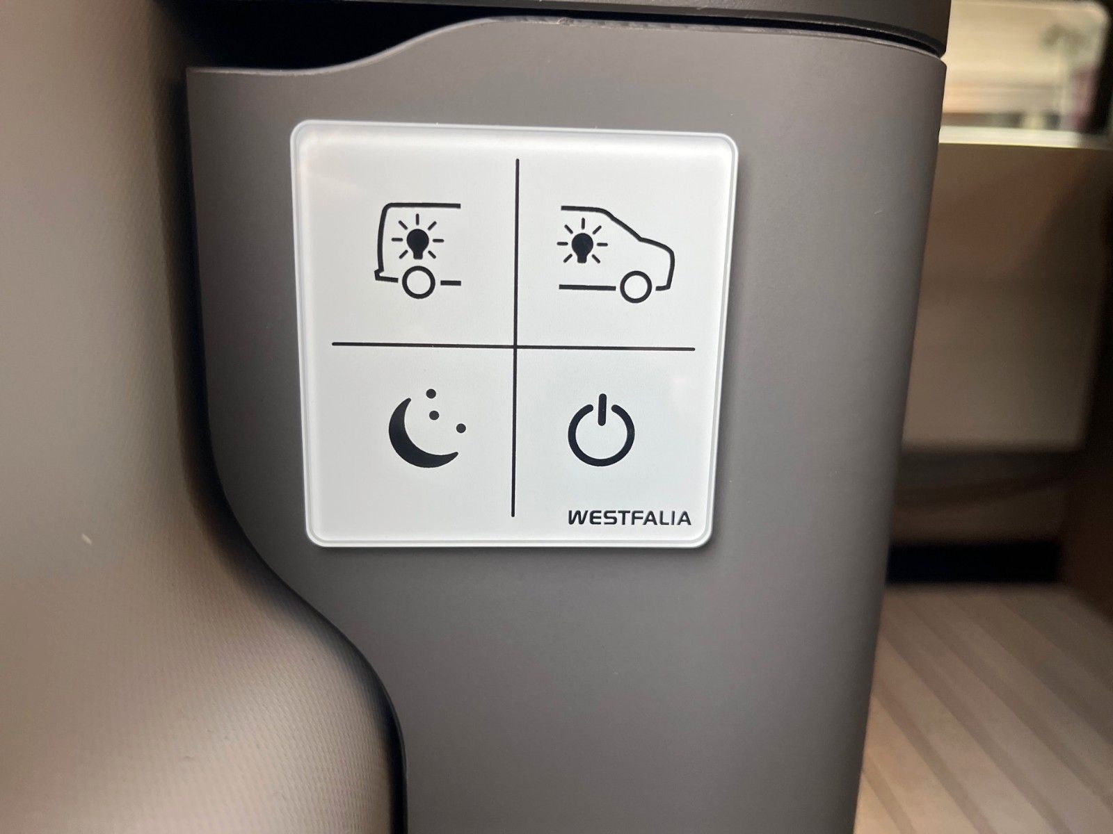 Fahrzeugabbildung Ford Nugget Plus AD Active