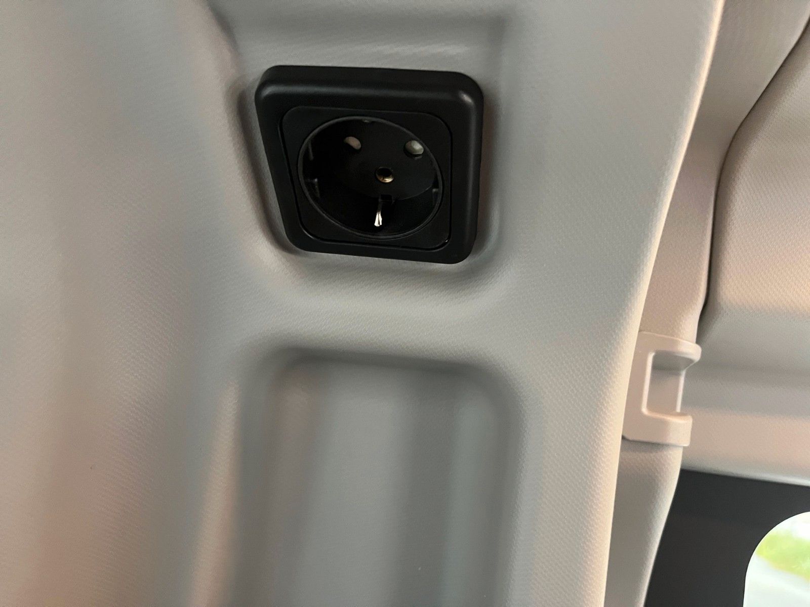 Fahrzeugabbildung Ford Nugget Plus AD Active