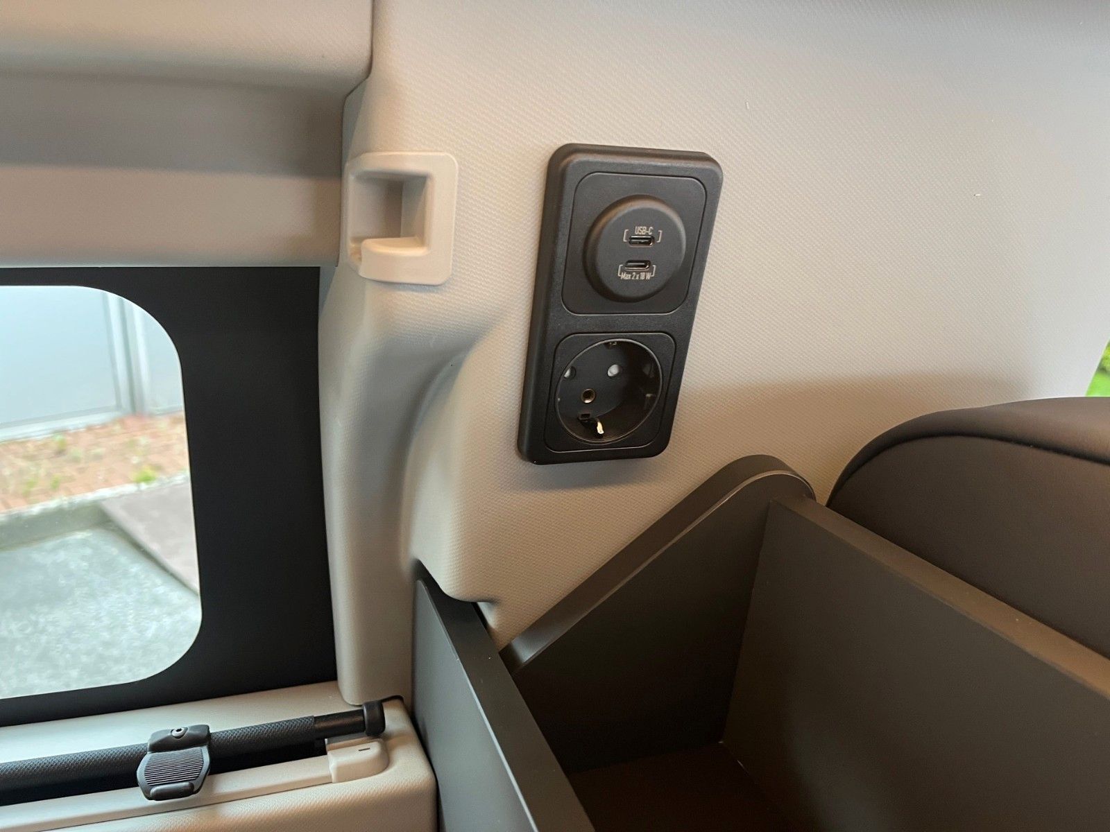 Fahrzeugabbildung Ford Nugget Plus AD Active
