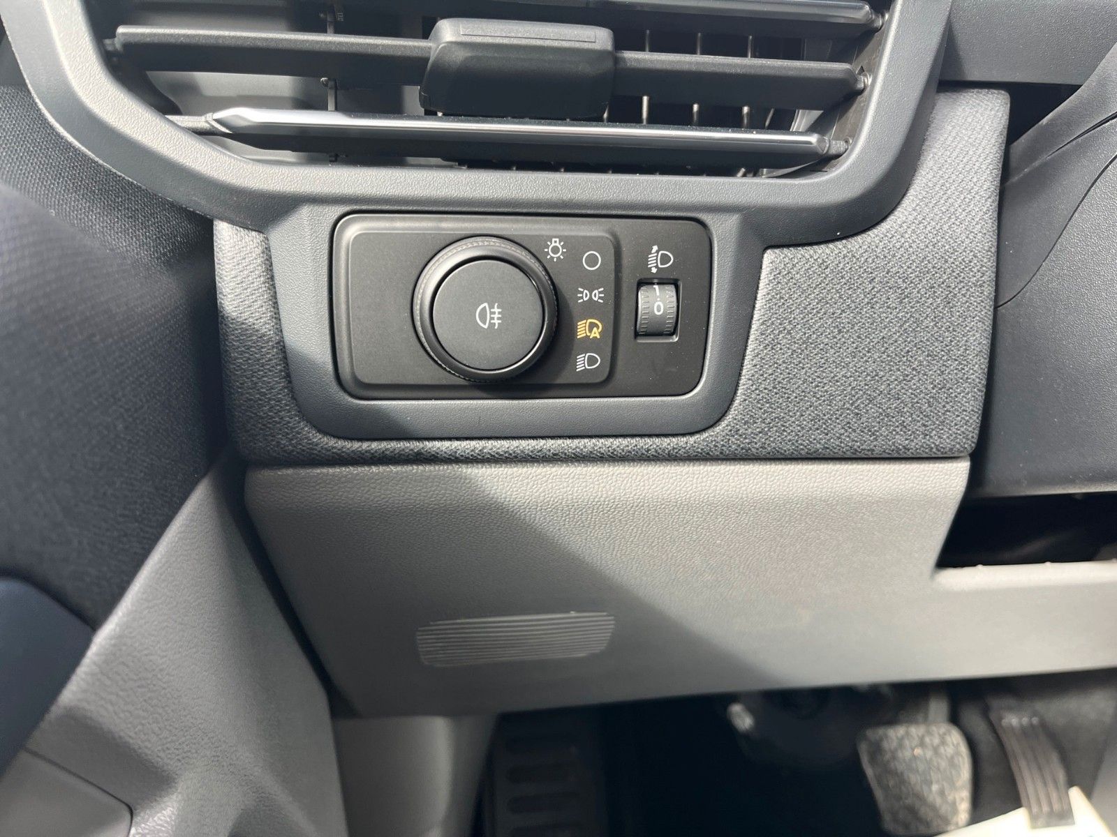Fahrzeugabbildung Ford Nugget Plus AD Active