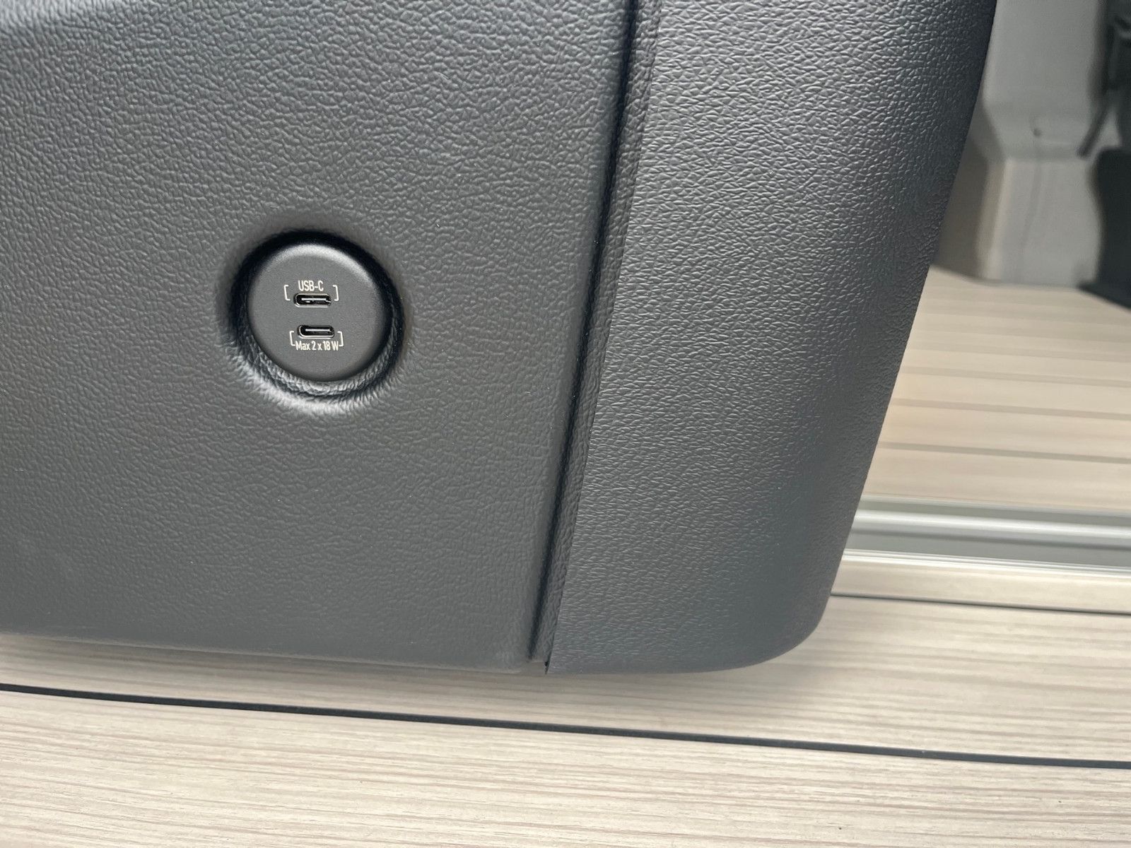 Fahrzeugabbildung Ford Nugget Plus AD Active