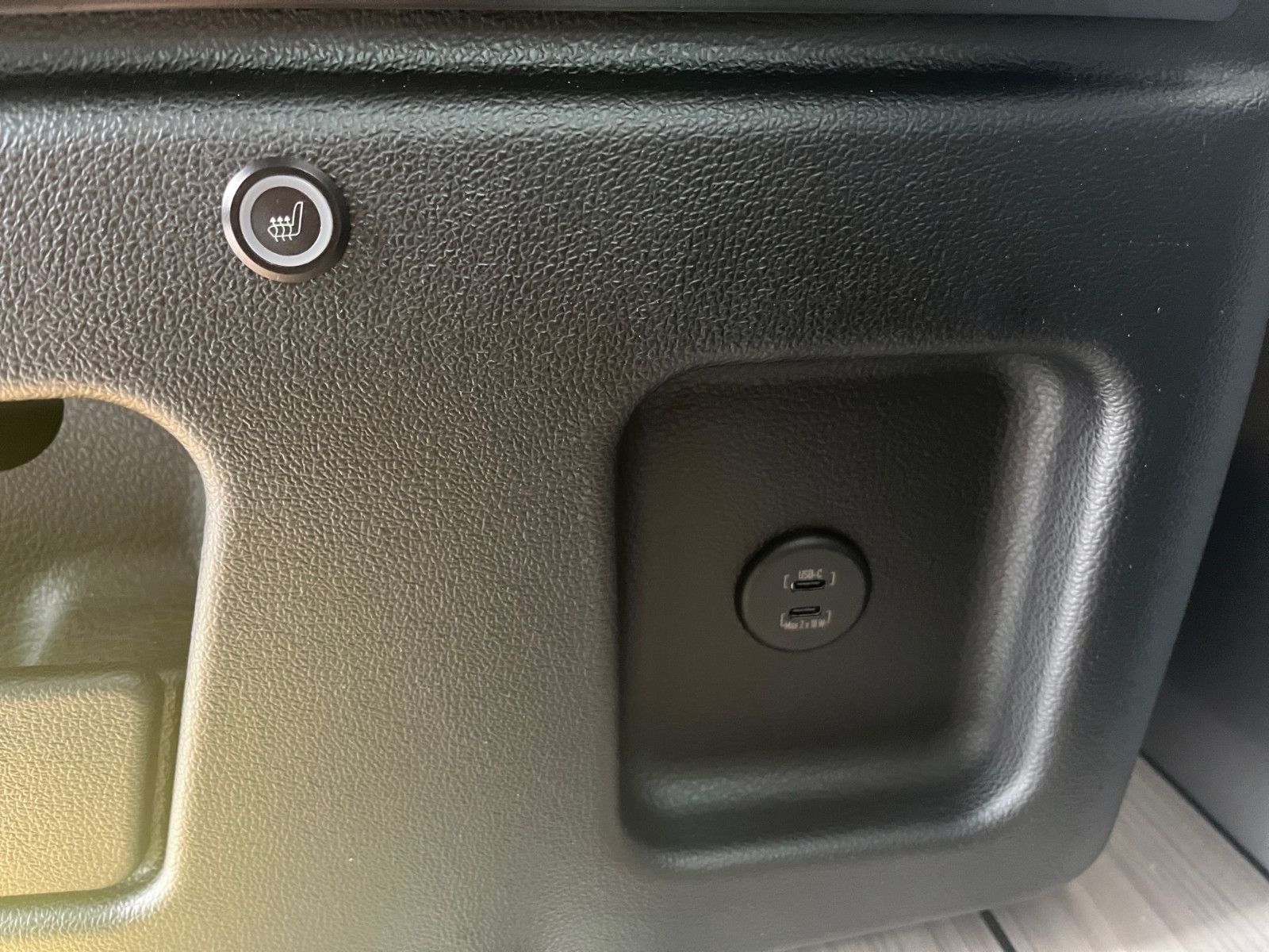 Fahrzeugabbildung Ford Nugget Plus AD Active