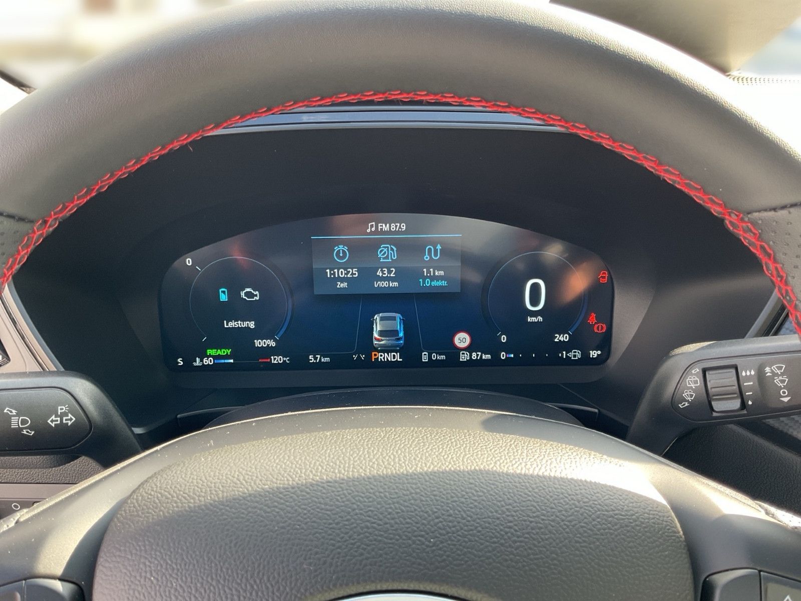 Fahrzeugabbildung Ford Kuga 2.5 PHEV ST-Line X