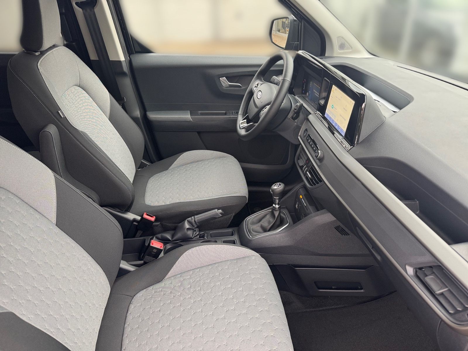 Fahrzeugabbildung Ford Tourneo Courier Titanium