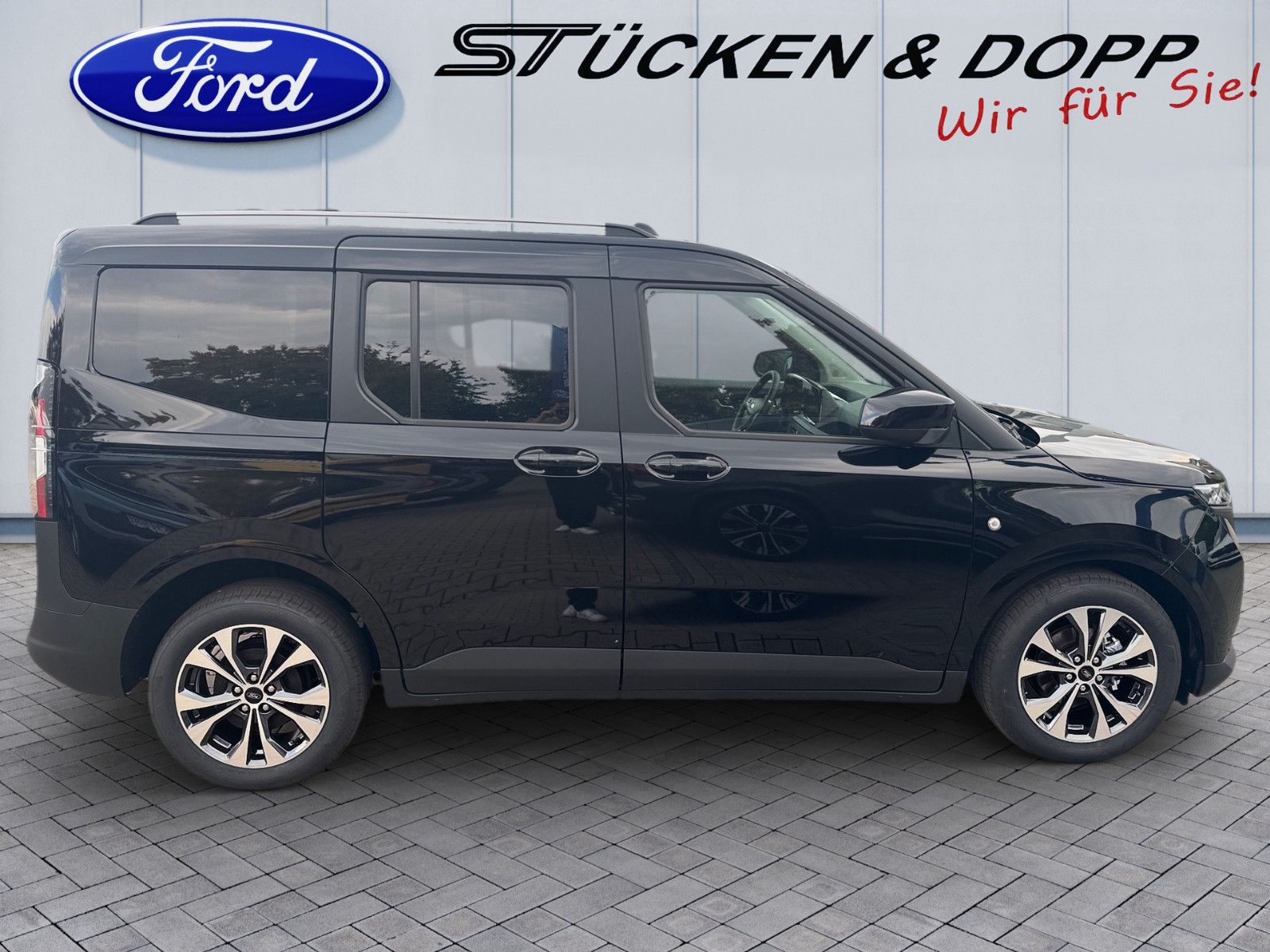 Fahrzeugabbildung Ford Tourneo Courier Titanium
