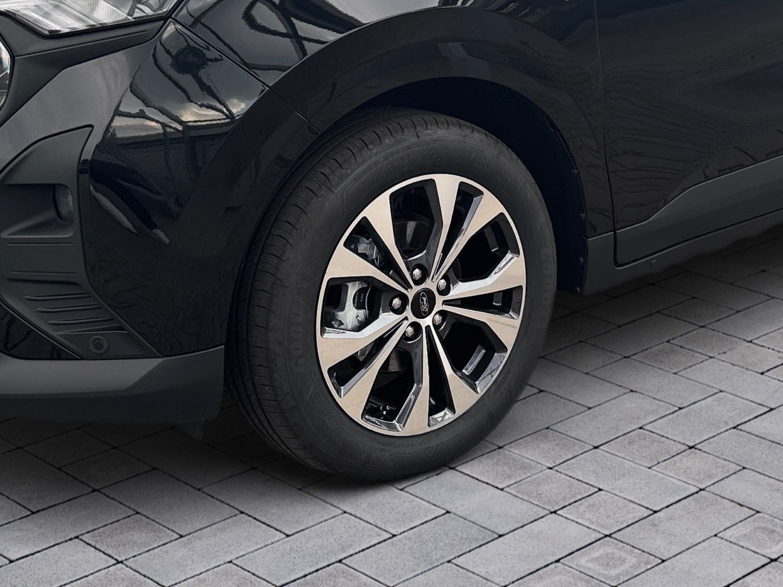 Fahrzeugabbildung Ford Tourneo Courier Titanium