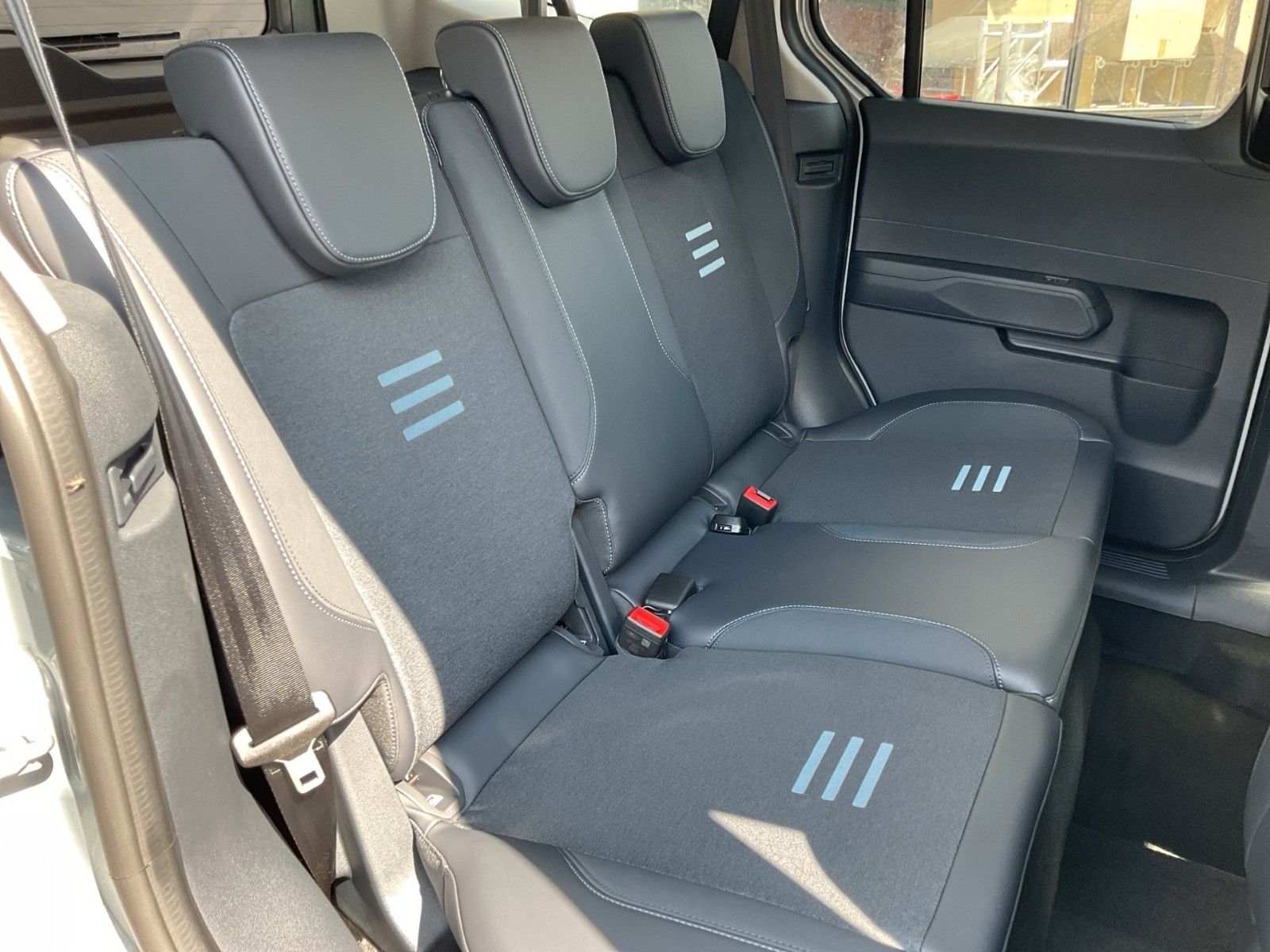 Fahrzeugabbildung Ford Tourneo Courier Active