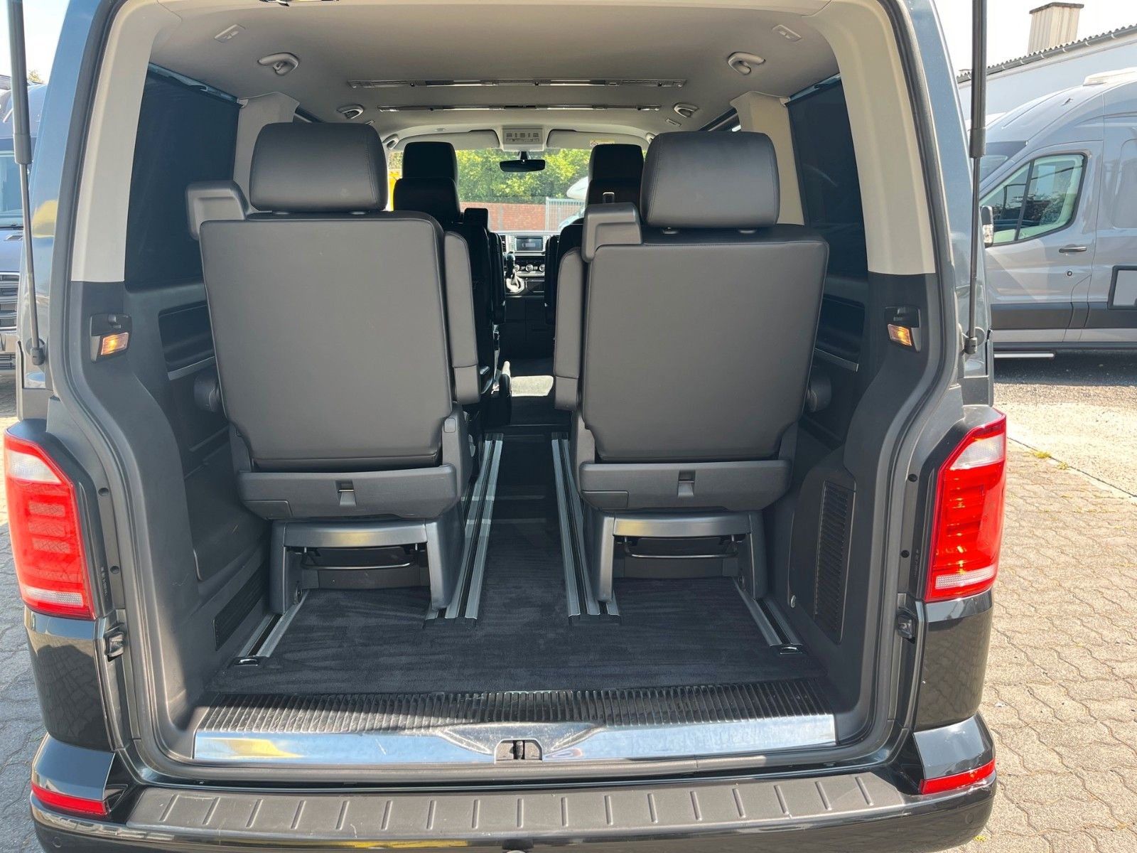 Fahrzeugabbildung Volkswagen T6 Multivan Highline ACC+Kamera+LED+Navi+AHK+...