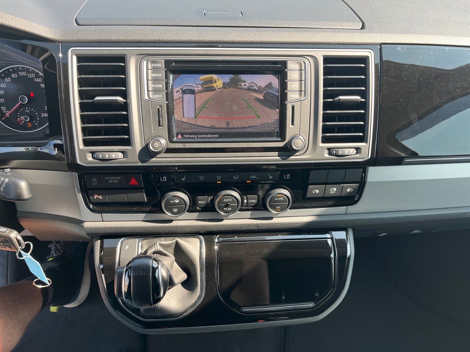 Fahrzeugabbildung Volkswagen T6 Multivan Highline ACC+Kamera+LED+Navi+AHK+...