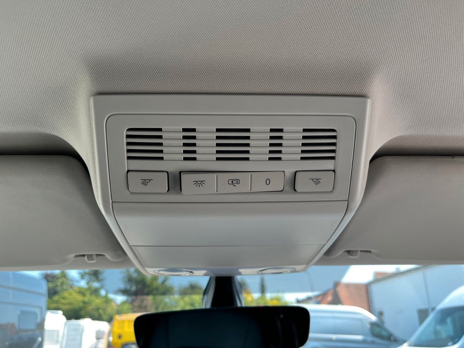 Fahrzeugabbildung Volkswagen T6 Multivan Highline ACC+Kamera+LED+Navi+AHK+...