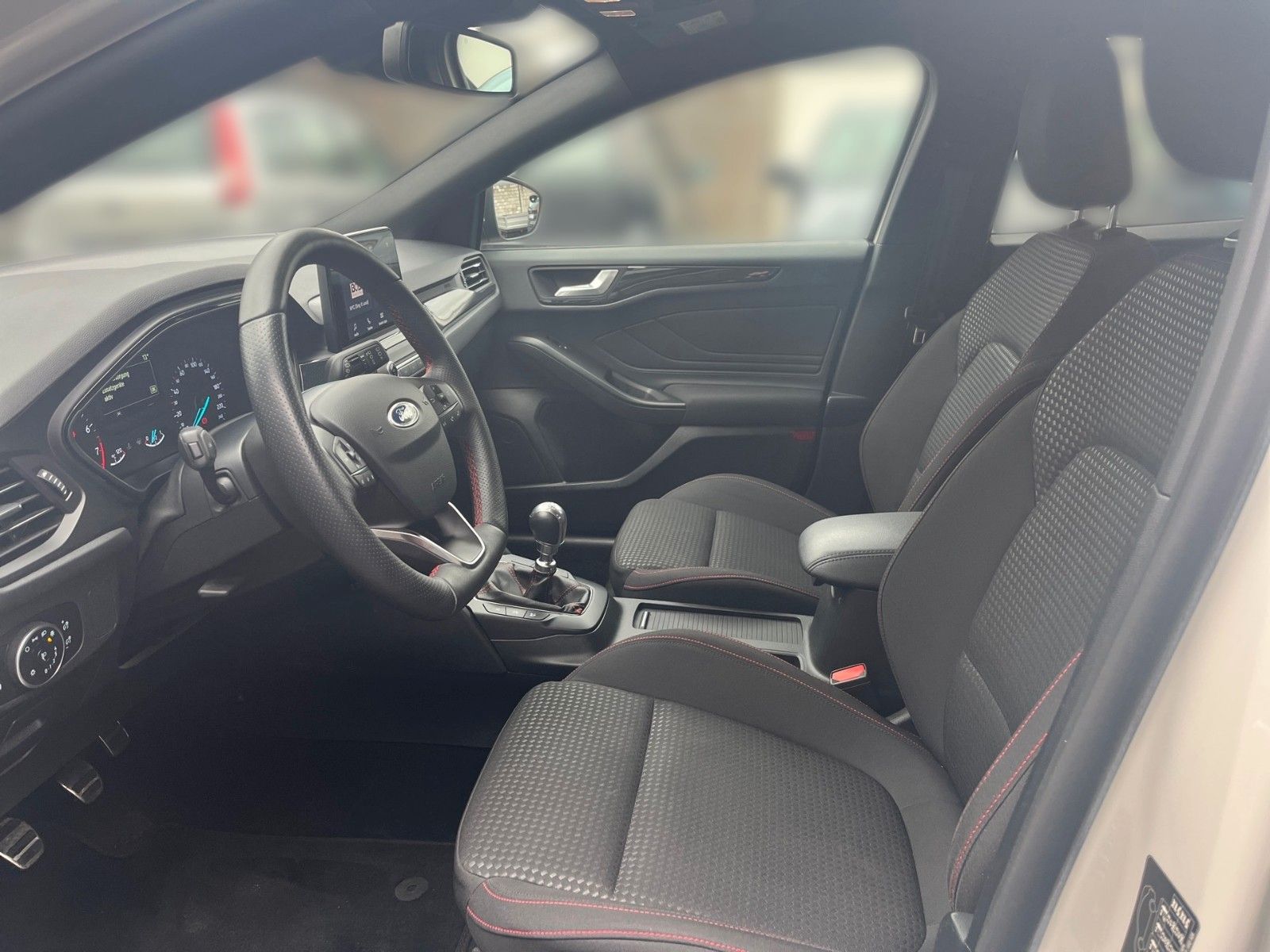 Fahrzeugabbildung Ford Focus 1.0 EcoBoost ST-Line+KeyFree+Kamera+...