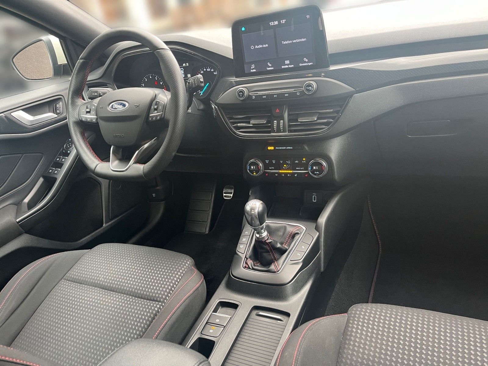 Fahrzeugabbildung Ford Focus 1.0 EcoBoost ST-Line+KeyFree+Kamera+...