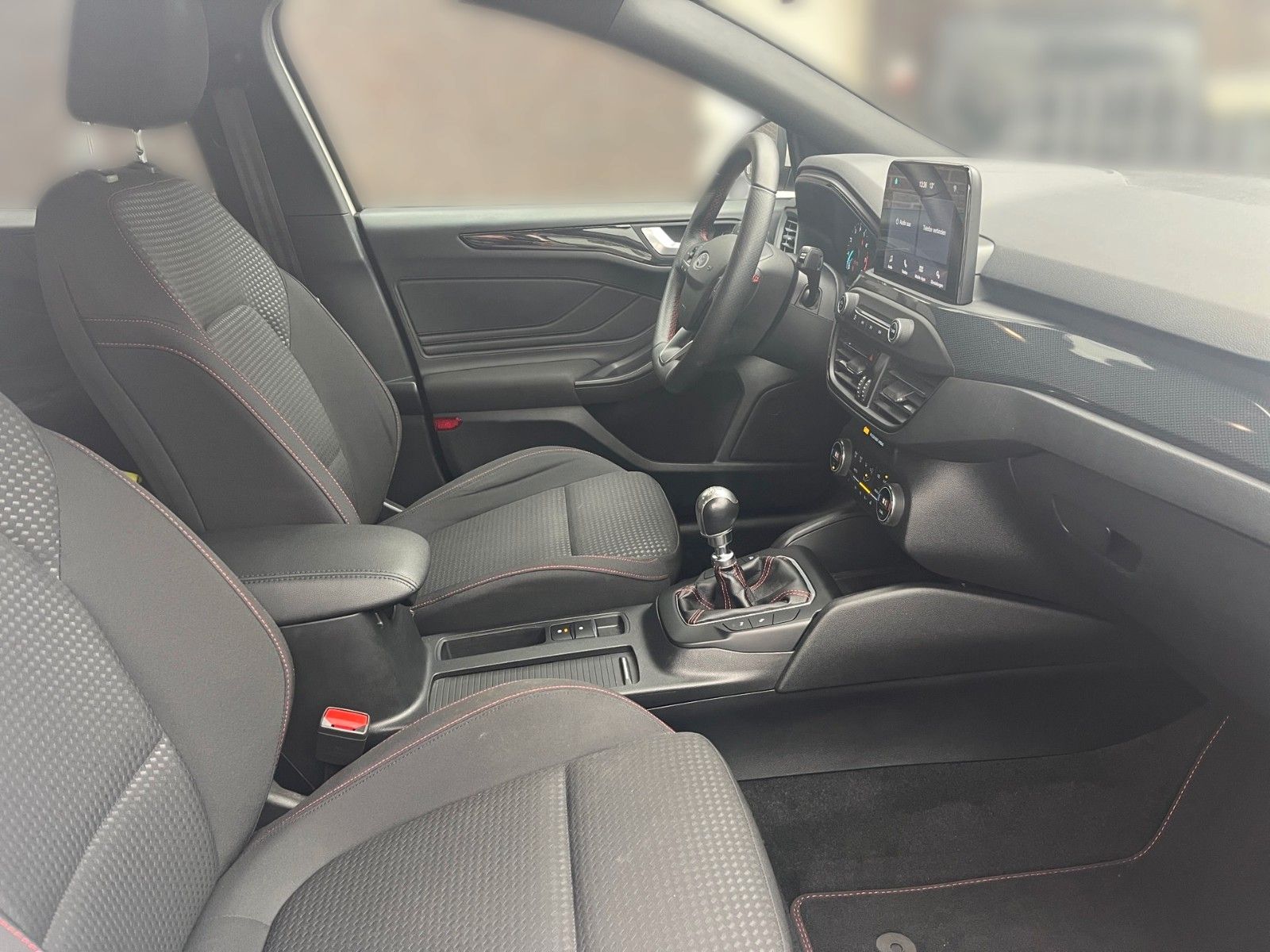 Fahrzeugabbildung Ford Focus 1.0 EcoBoost ST-Line+KeyFree+Kamera+...