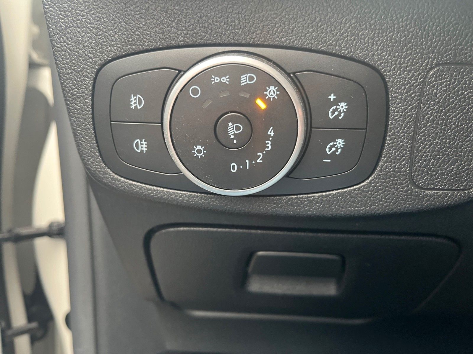 Fahrzeugabbildung Ford Focus 1.0 EcoBoost ST-Line+KeyFree+Kamera+...