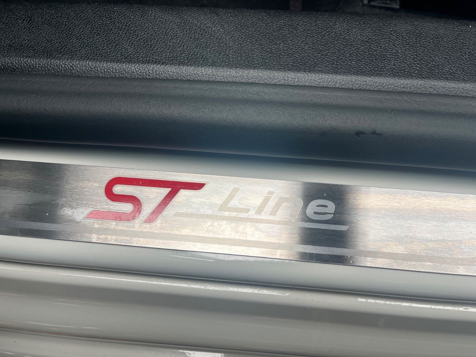 Fahrzeugabbildung Ford Focus 1.0 EcoBoost ST-Line+KeyFree+Kamera+...