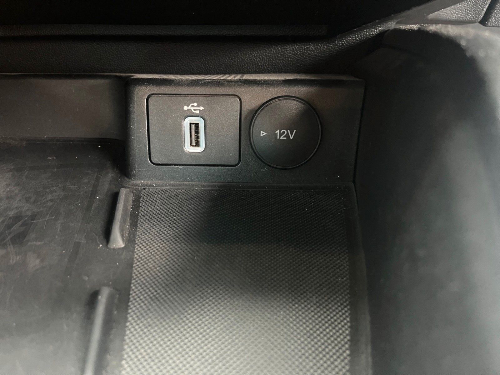 Fahrzeugabbildung Ford Focus 1.0 EcoBoost ST-Line+KeyFree+Kamera+...