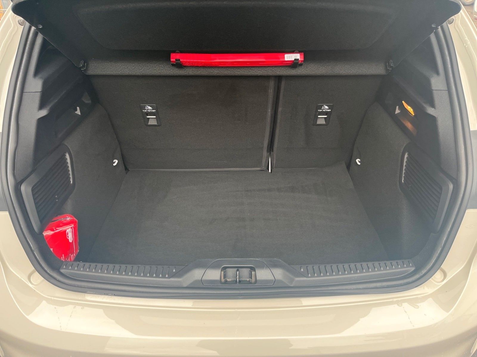 Fahrzeugabbildung Ford Focus 1.0 EcoBoost ST-Line+KeyFree+Kamera+...