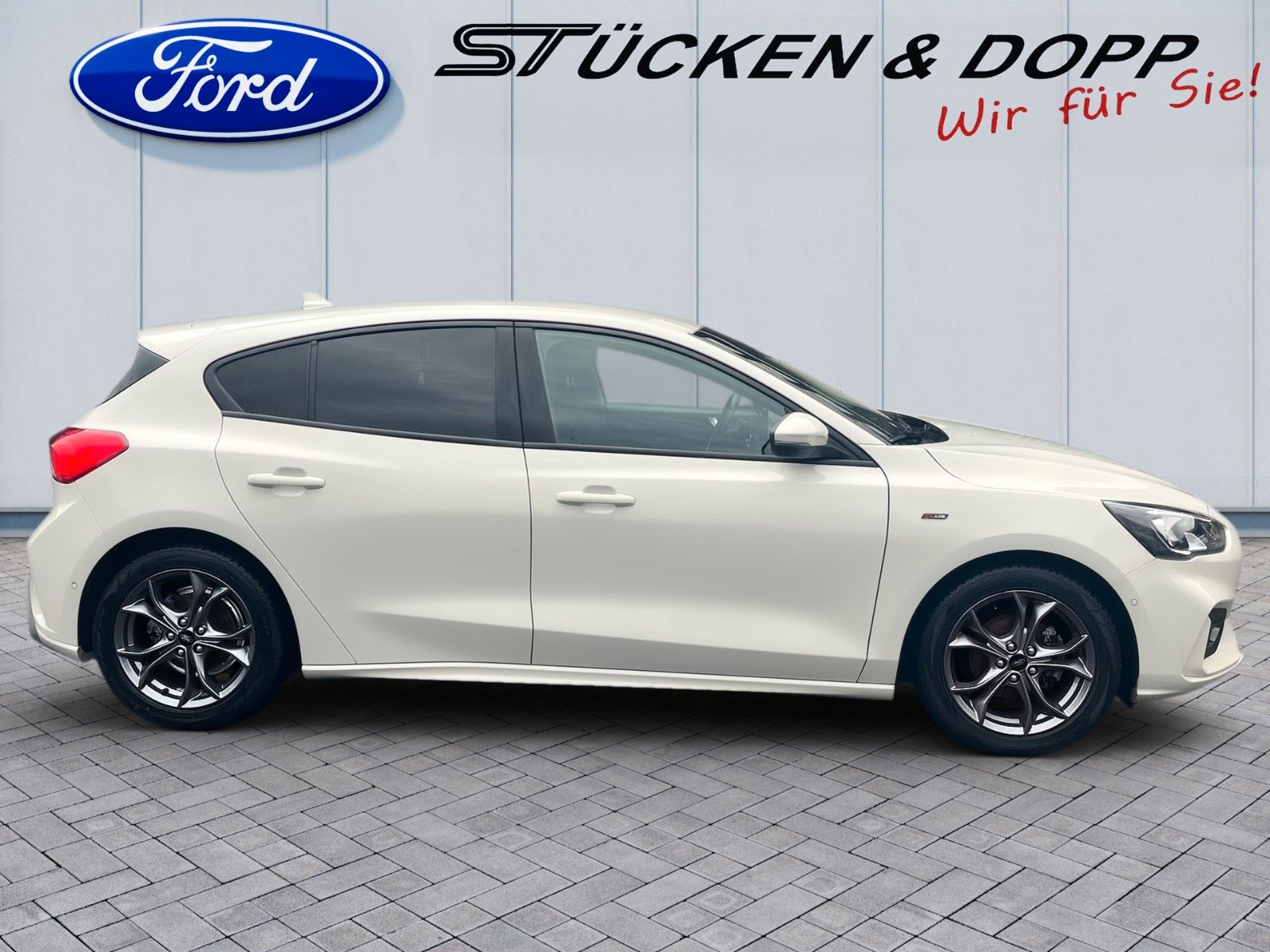Fahrzeugabbildung Ford Focus 1.0 EcoBoost ST-Line+KeyFree+Kamera+...