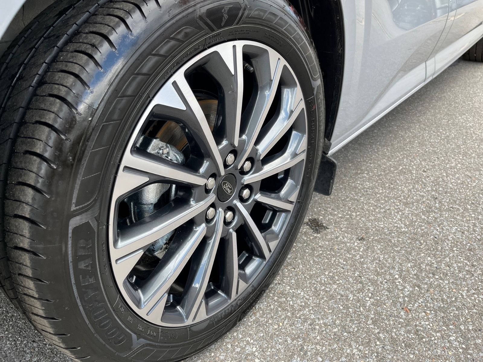 Fahrzeugabbildung Ford Nugget Plus Titanium V710 0,99% Finanzierung!!!