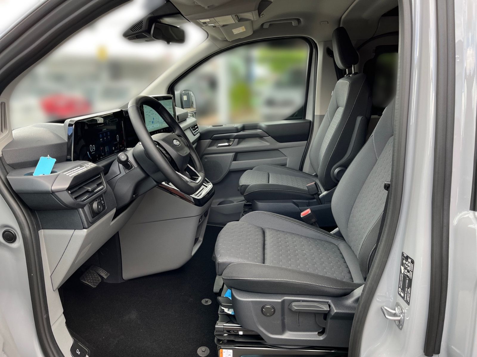 Fahrzeugabbildung Ford Nugget Plus Titanium V710 0,99% Finanzierung!!!
