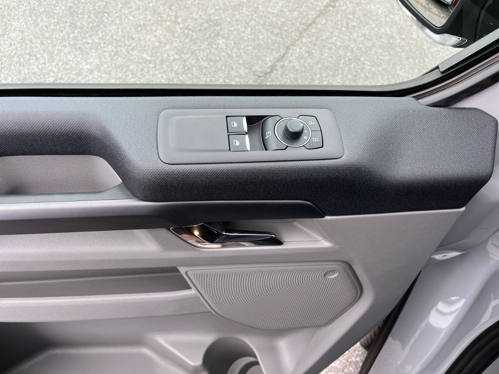 Fahrzeugabbildung Ford Nugget Plus Titanium V710 0,99% Finanzierung!!!