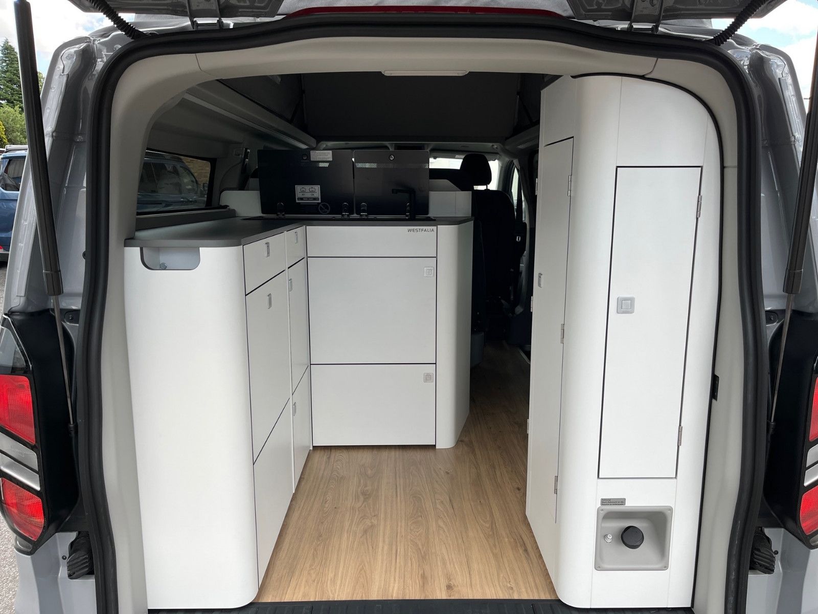 Fahrzeugabbildung Ford Nugget Plus Titanium V710 0,99% Finanzierung!!!