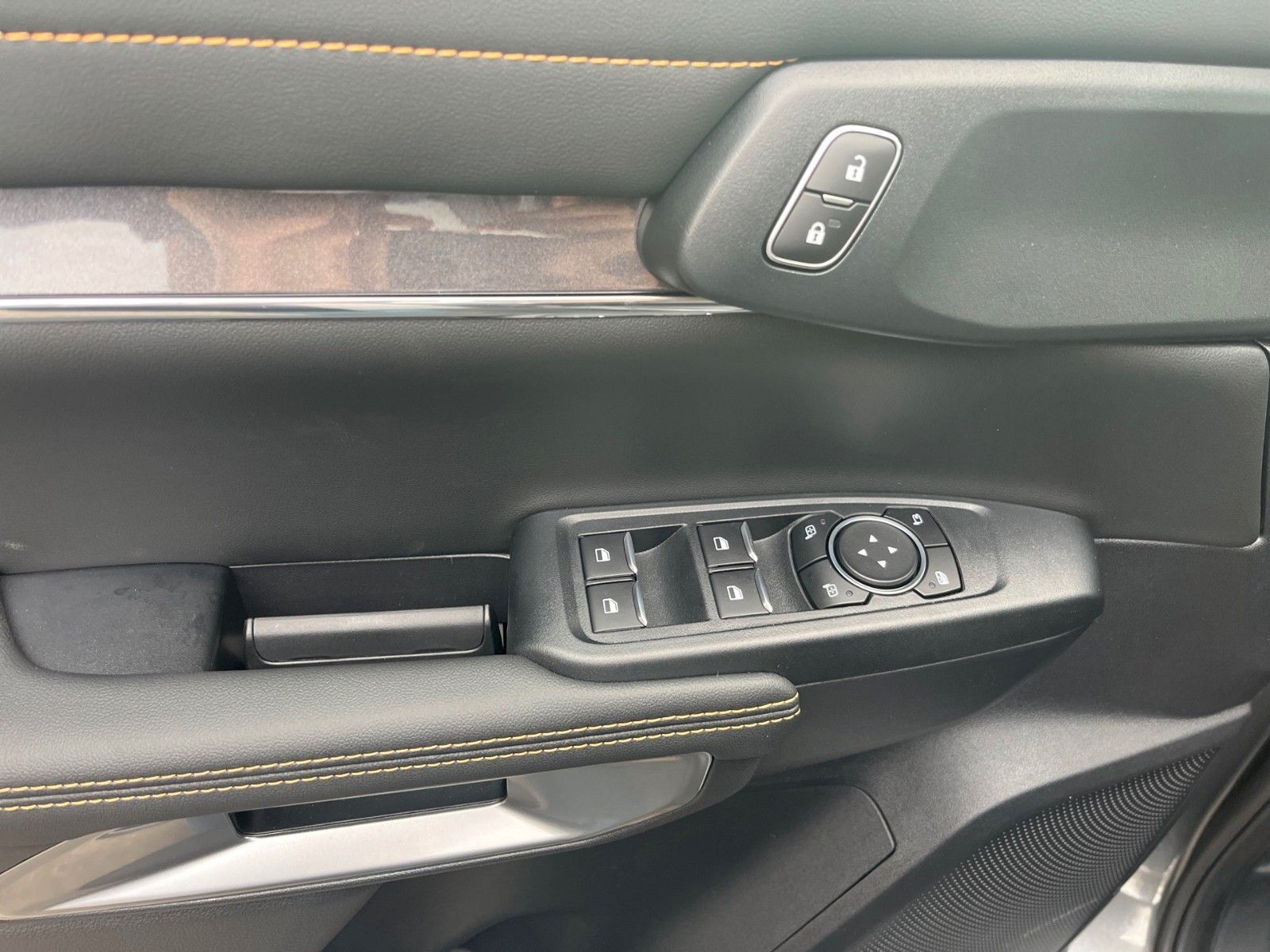 Fahrzeugabbildung Ford Ranger 2.3 PHEV Wildtrak+AHK+ACC+B&O+360°-Kamer