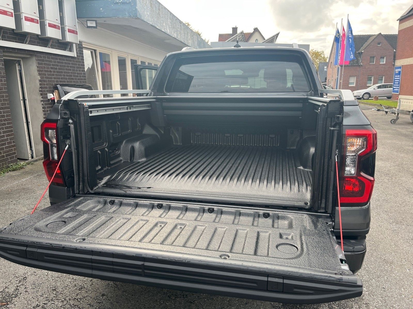 Fahrzeugabbildung Ford Ranger 2.3 PHEV Wildtrak+AHK+ACC+B&O+360°-Kamer