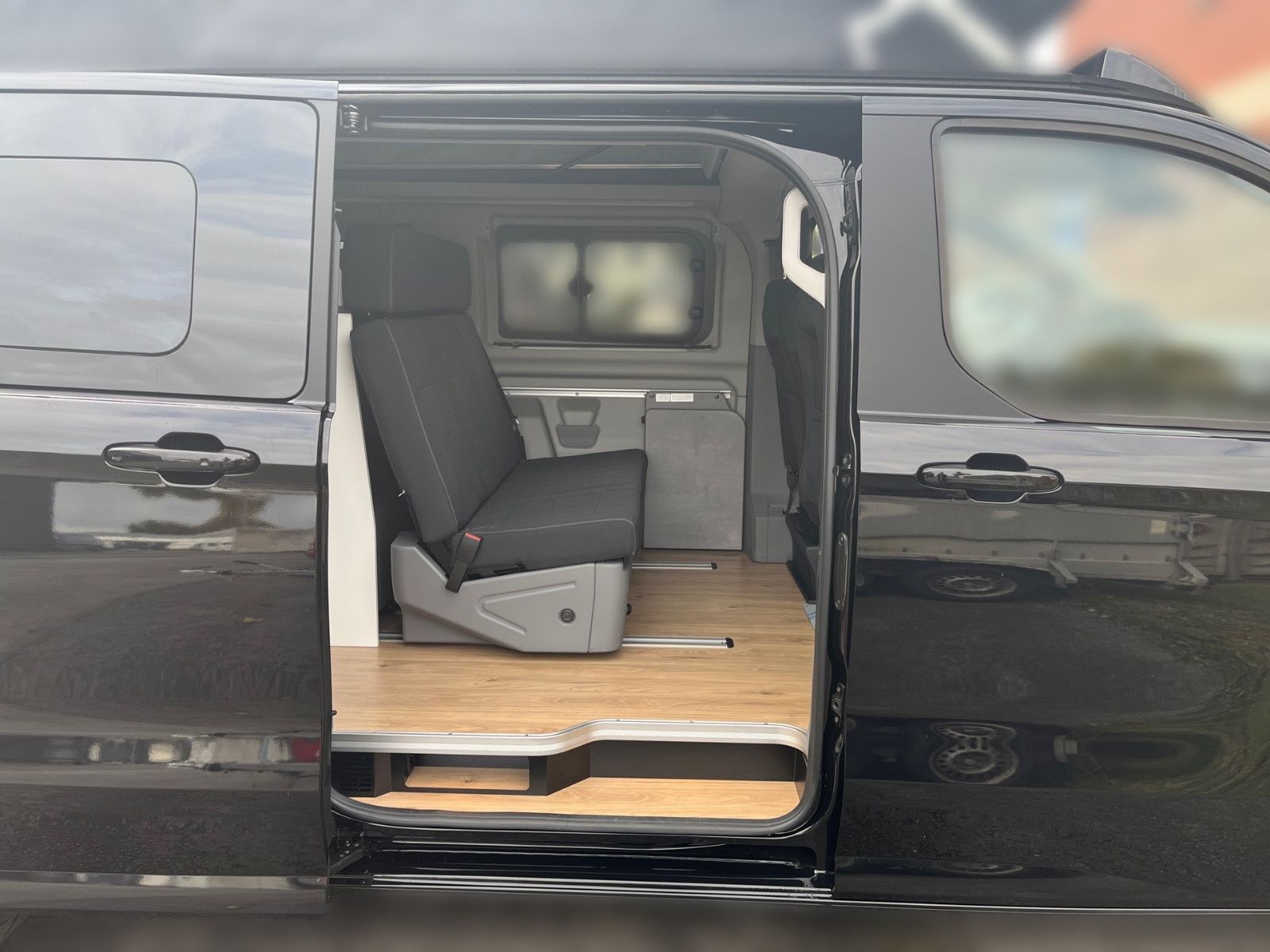 Fahrzeugabbildung Ford Nugget Plus Titanium V710 0,99% Finanzierung!!!