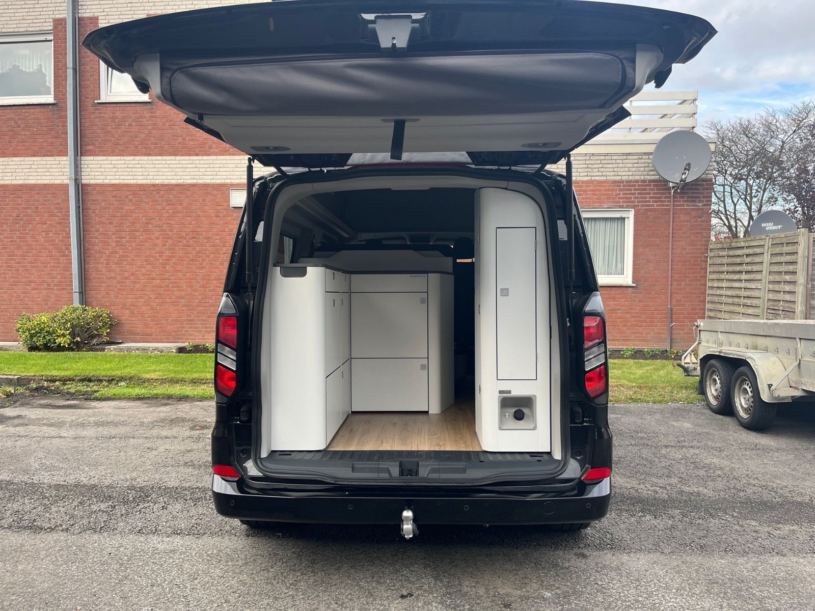 Fahrzeugabbildung Ford Nugget Plus Titanium V710 0,99% Finanzierung!!!