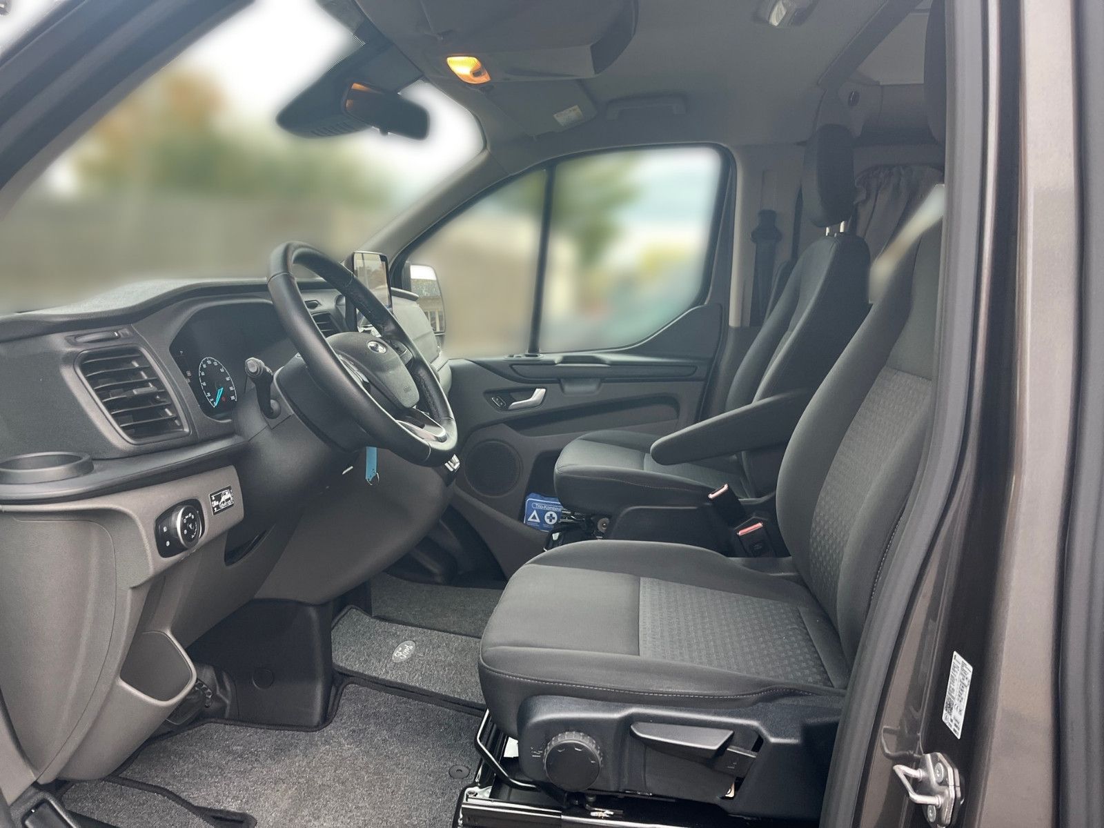 Fahrzeugabbildung Ford Nugget Plus Hochdach