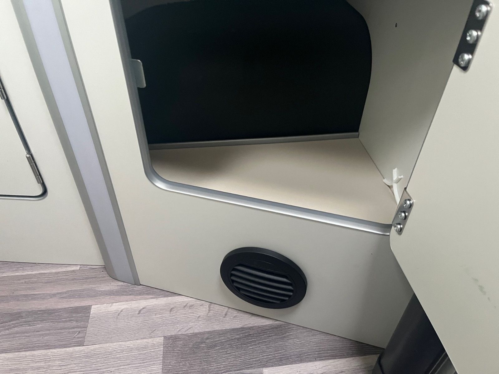 Fahrzeugabbildung Ford Nugget Plus Hochdach