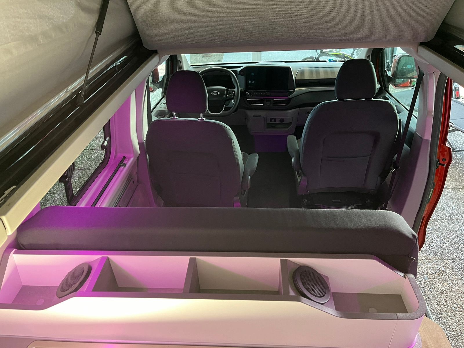 Fahrzeugabbildung Ford Nugget AD Titanium V710 0,99% Finanzierung