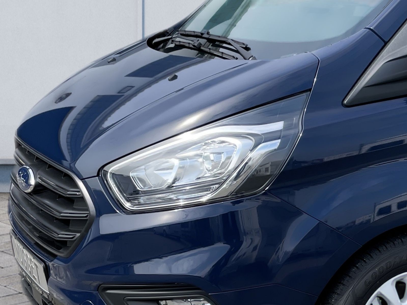 Fahrzeugabbildung Ford Nugget Trend Hochdach Lagerfahrzeug