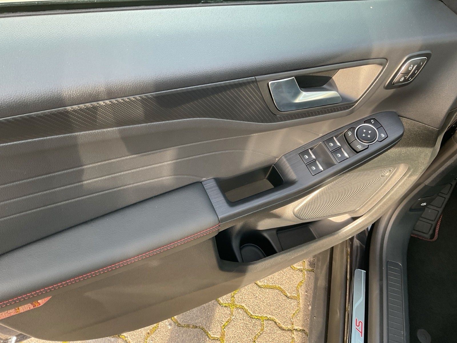 Fahrzeugabbildung Ford Kuga 2.5 PHEV ST-Line X+Panorama+el.AHK+Matrix+.