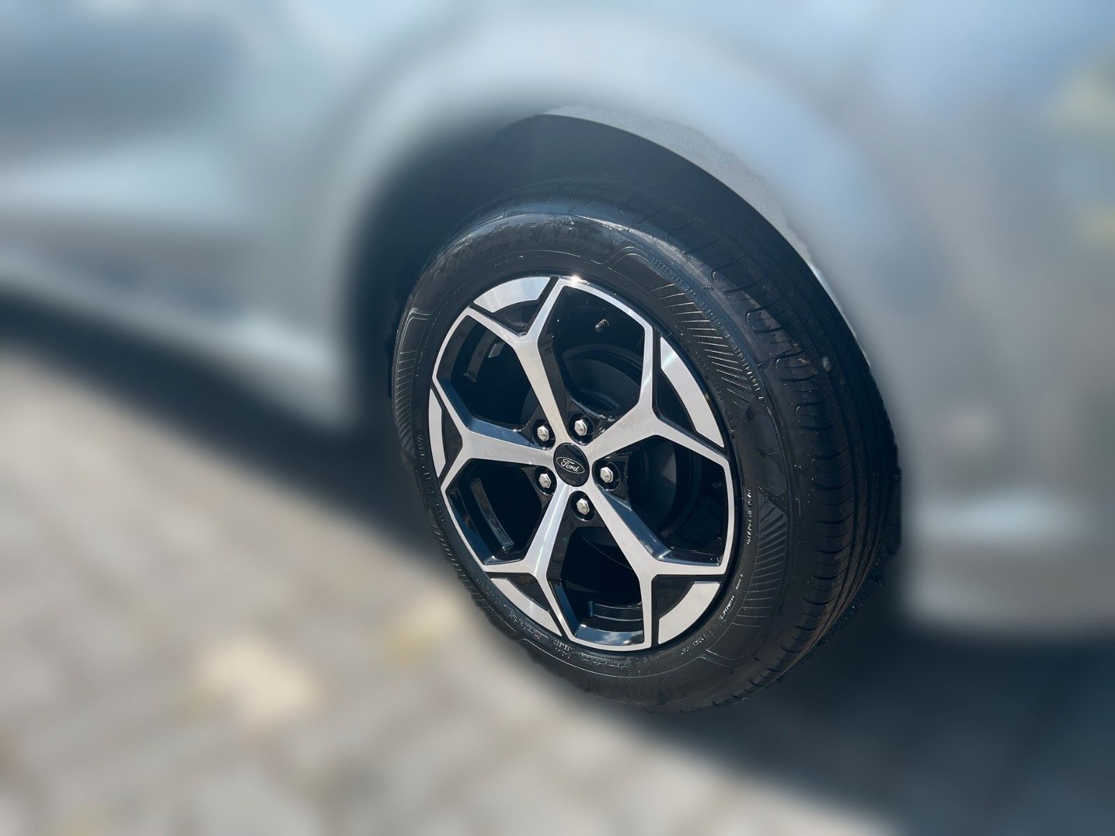 Fahrzeugabbildung Ford Puma 1.0 EcoBoost ST-Line+Panoramadach+LED+360°-