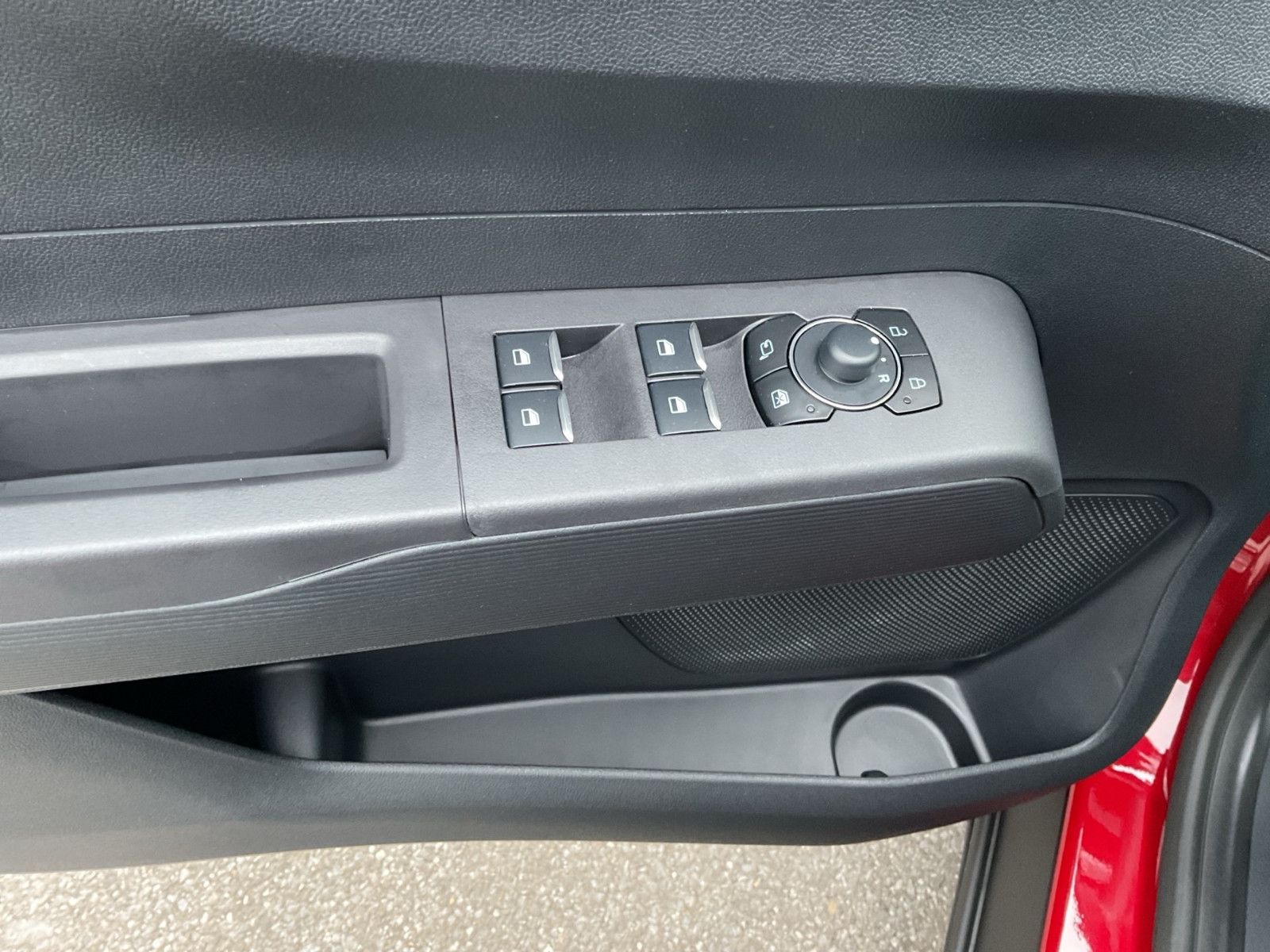 Fahrzeugabbildung Ford Torneo Courier 1.0 EcoBoost Titanium +Kamera+ACC